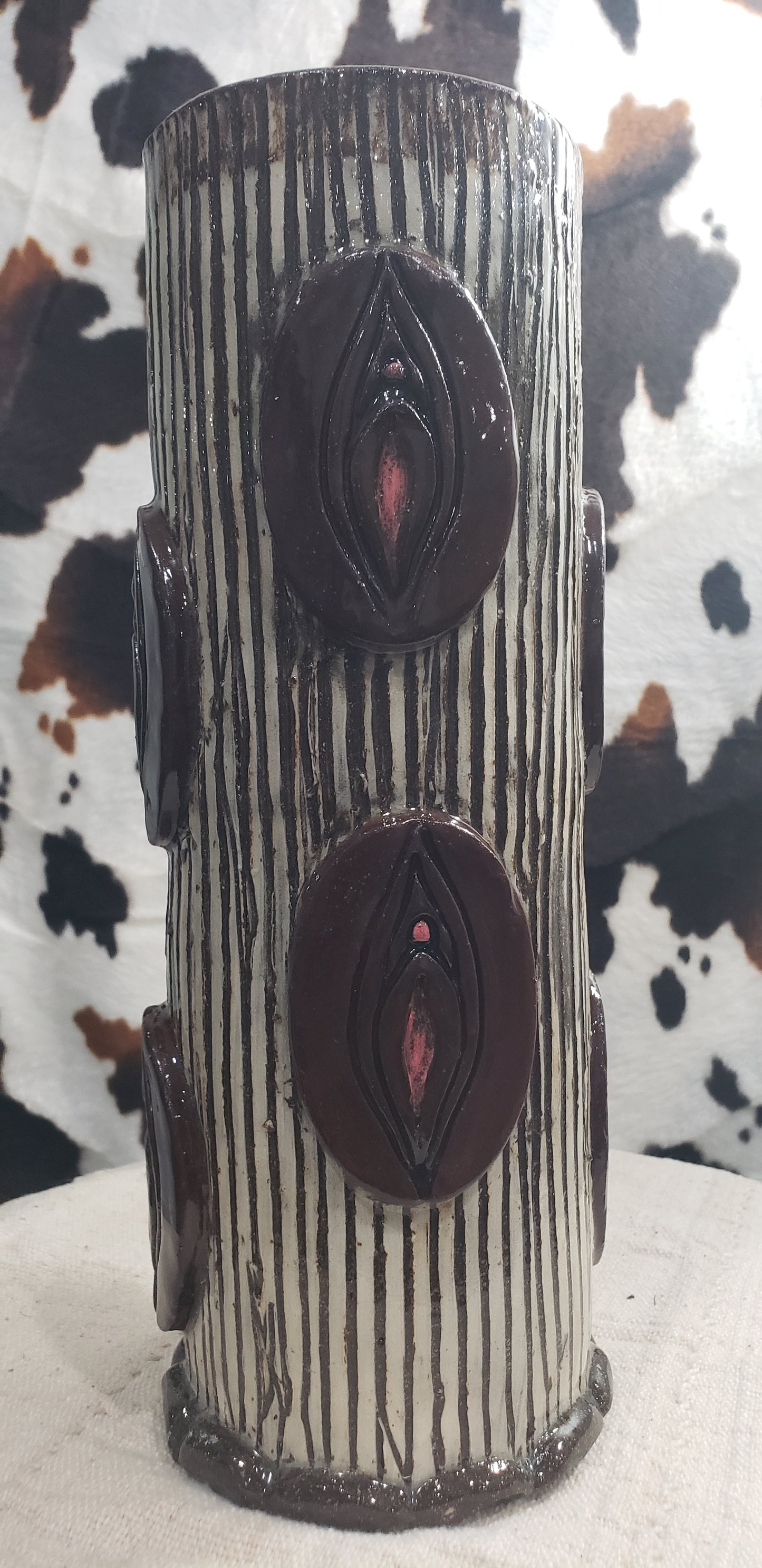 Vulvas Galore Tower - Vase