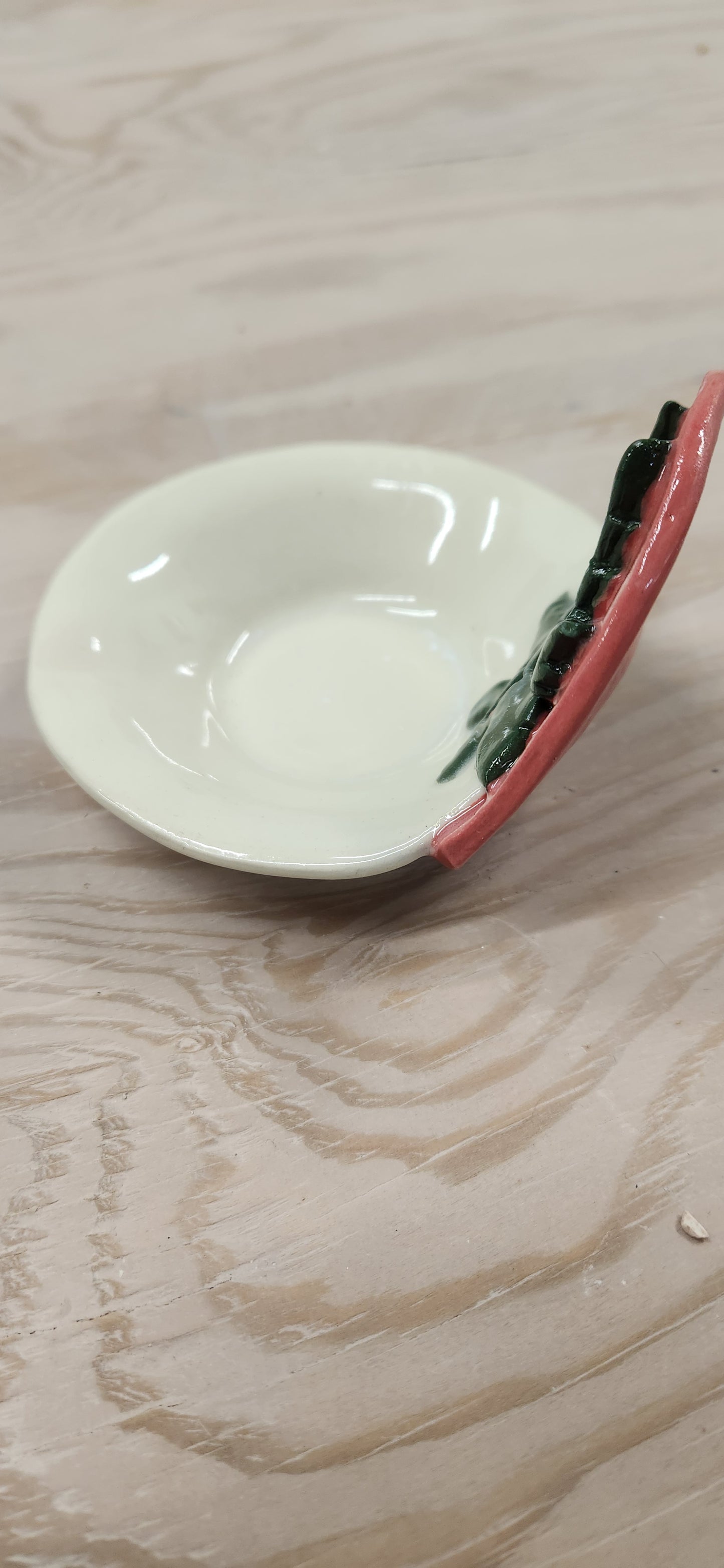 Blitzed Leaf Red Round - Tray