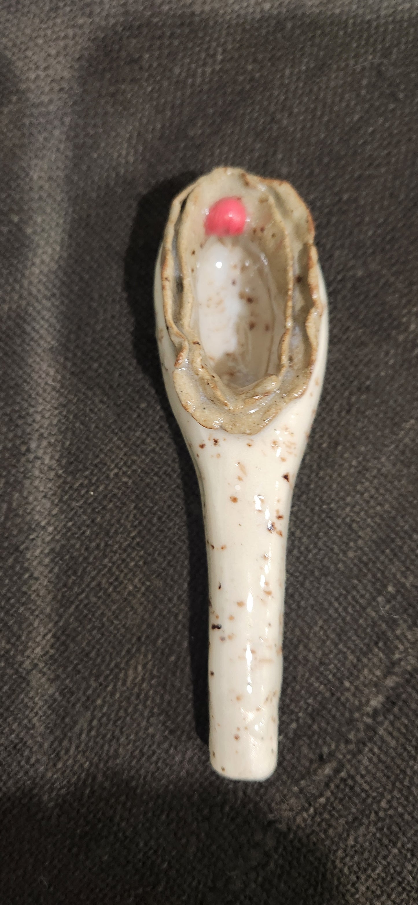 Pussy Pipe Round Speckled Wt - Pipe