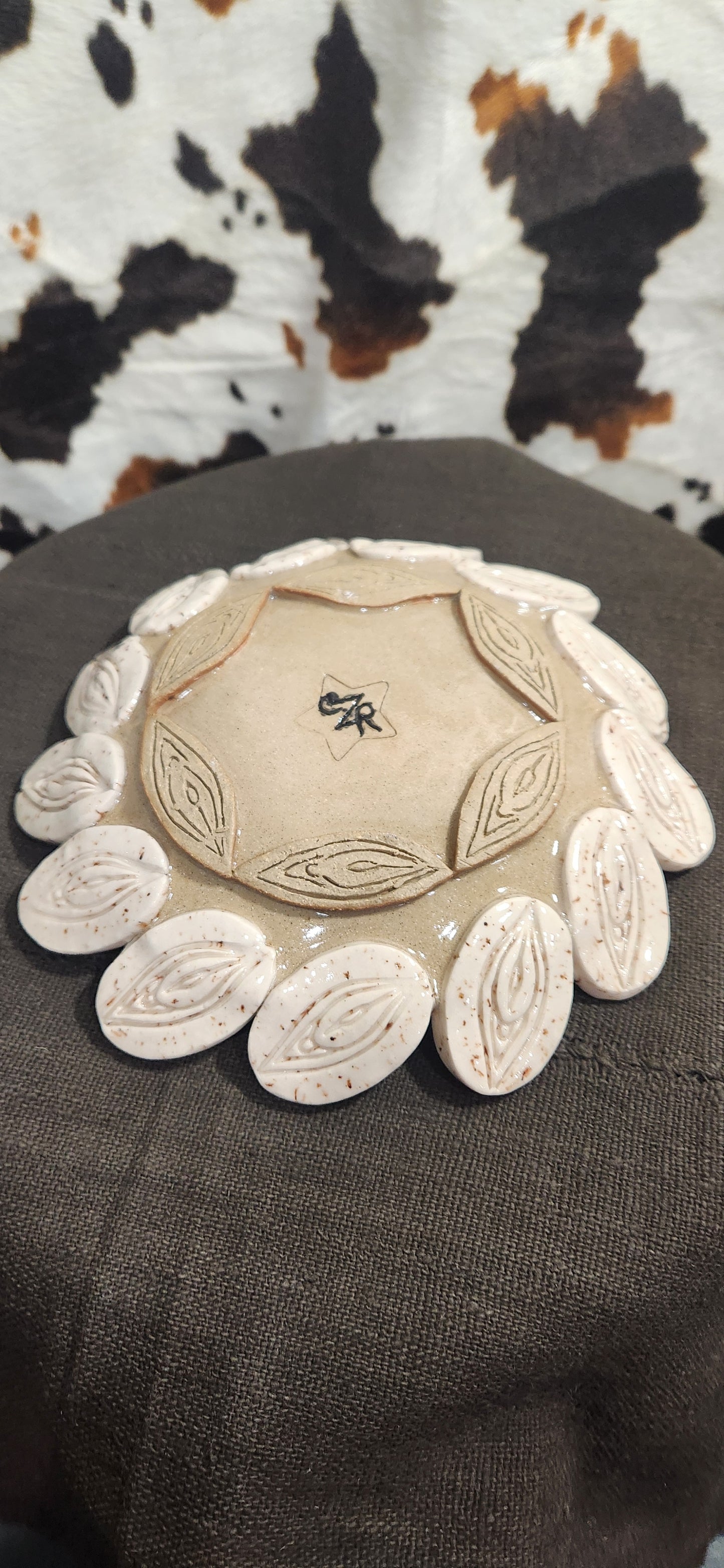 Vulvas Making the Rounds/Shallow Bowl - Tray