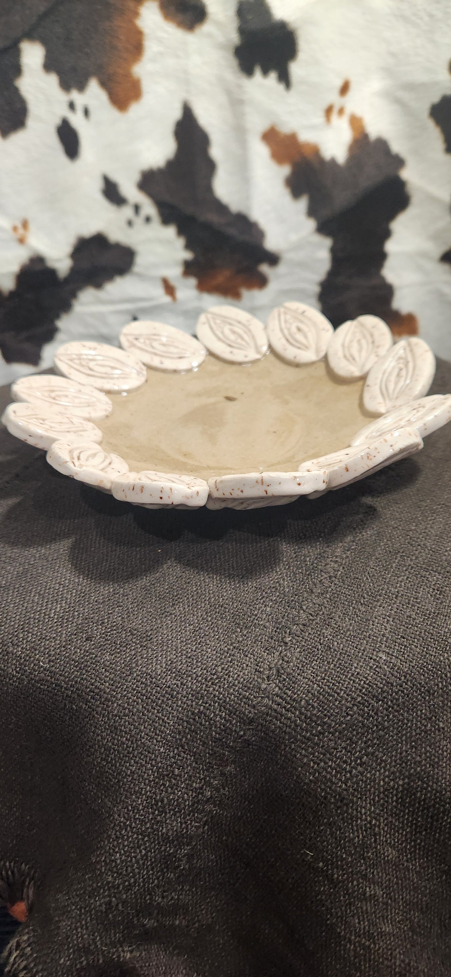 Vulvas Making the Rounds/Shallow Bowl - Tray