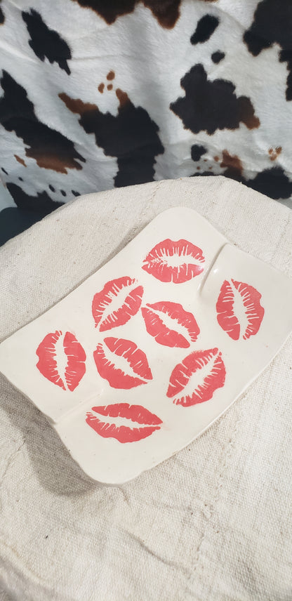 Red Hot Lips Small - Tray