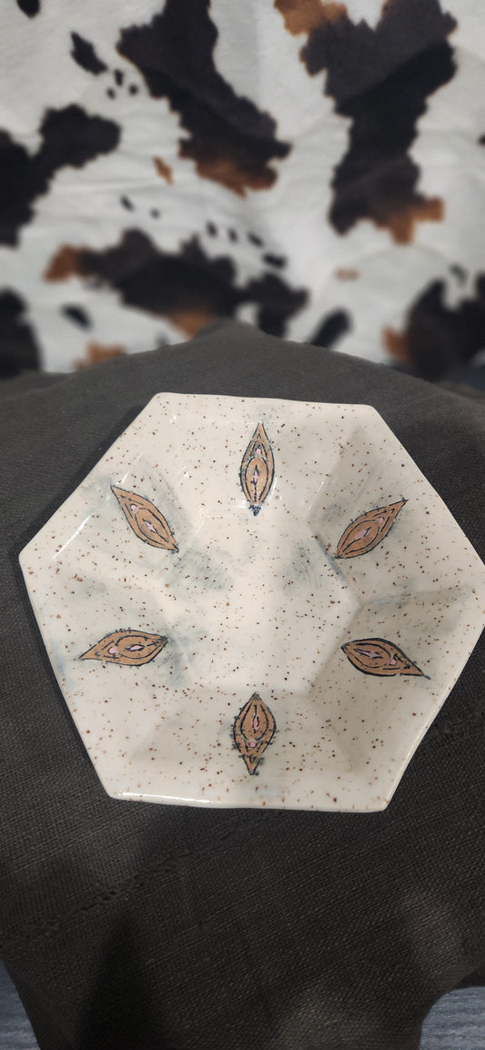 Vulva Bowl Hex - Bowl
