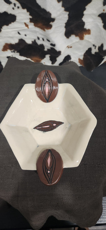 Vulva Hex Bowl w Handles - Bowl