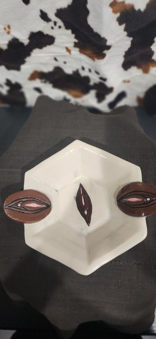 Vulva Hex Bowl w Handles - Bowl