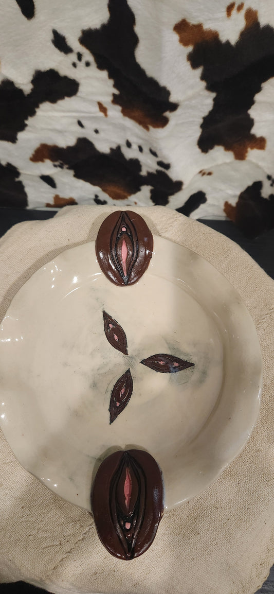 Vulva Bowl w Handles Round - Bowl