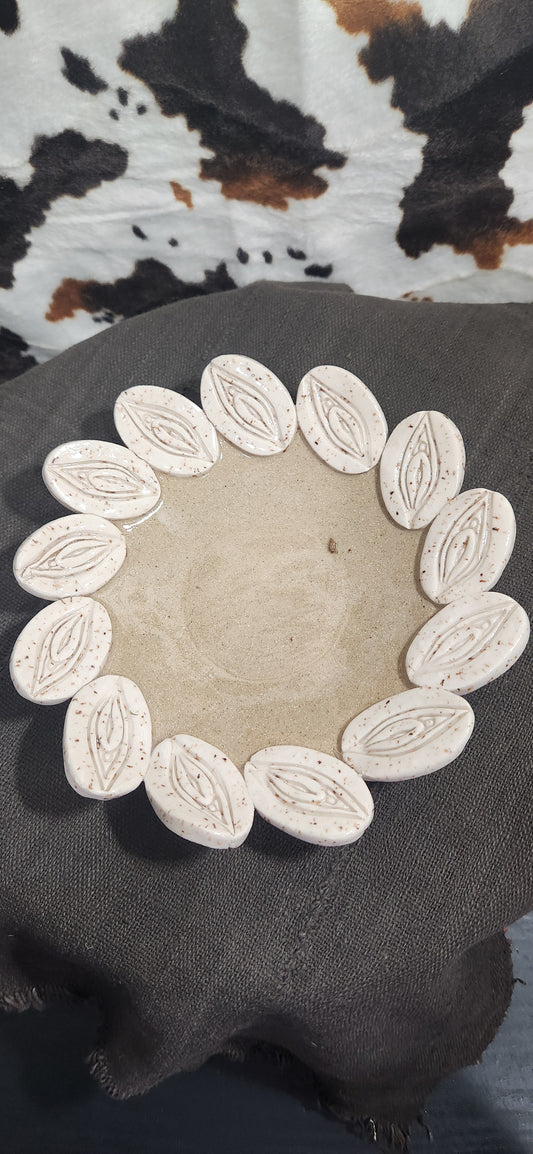 Vulvas Making the Rounds/Shallow Bowl - Tray